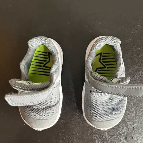 Nike Star Grey & White Toddle Sneakers - Picture 12 of 13